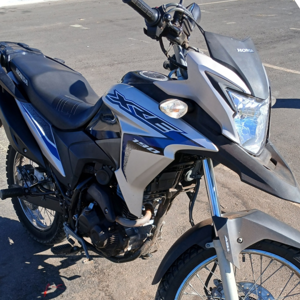 Moto xre ou 10k na conta